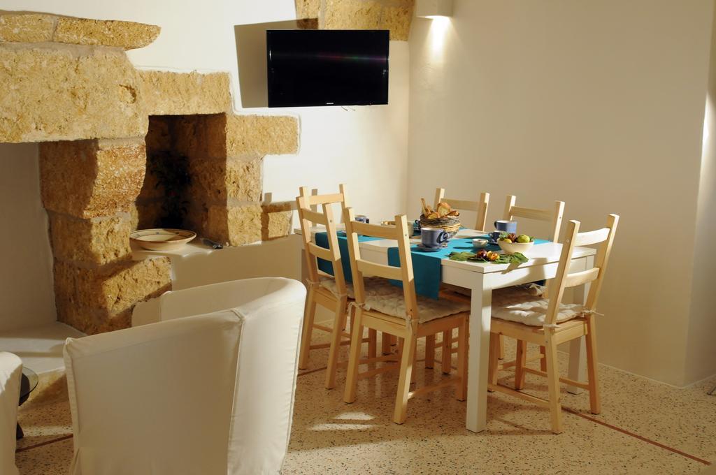 Holiday Home La Corte Dei Pirri Галяно дел Капо Стая снимка