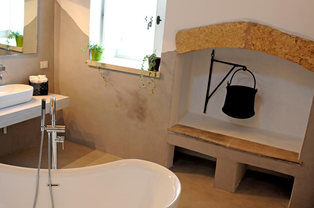 Holiday Home La Corte Dei Pirri Галяно дел Капо Стая снимка